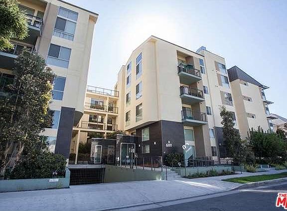 3rd image of 600 S Ridgeley Dr Unit 106