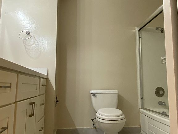 4th image of 561 Oakland Ave APT 107