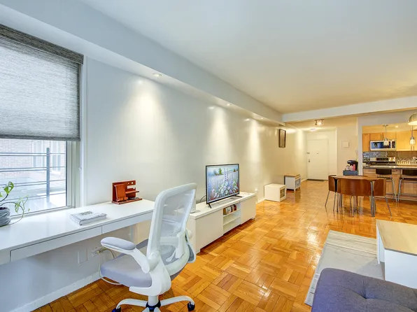 107-40 Queens Boulevard image 14 of 27