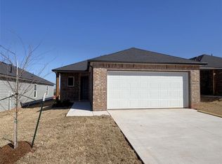 1122 Colt Dr, Guthrie, OK 73044