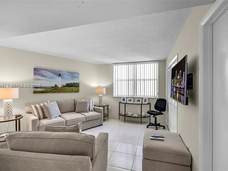 600 Grapetree Dr #4DS — Photo 21