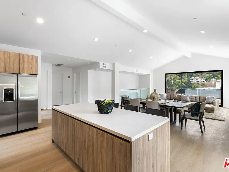 3659 1/2 Regal Pl — Photo 18