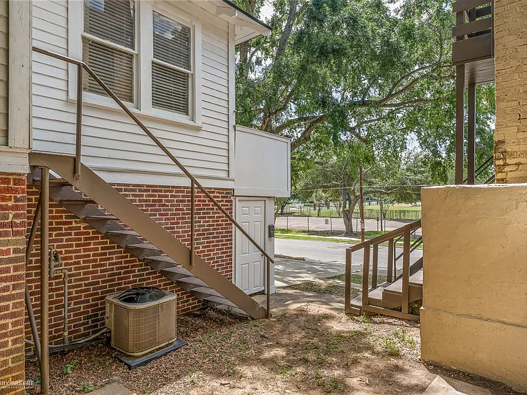 3307 Creswell Ave — Photo 3