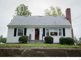 262 Pemburn Dr, Fairfield, CT 06824