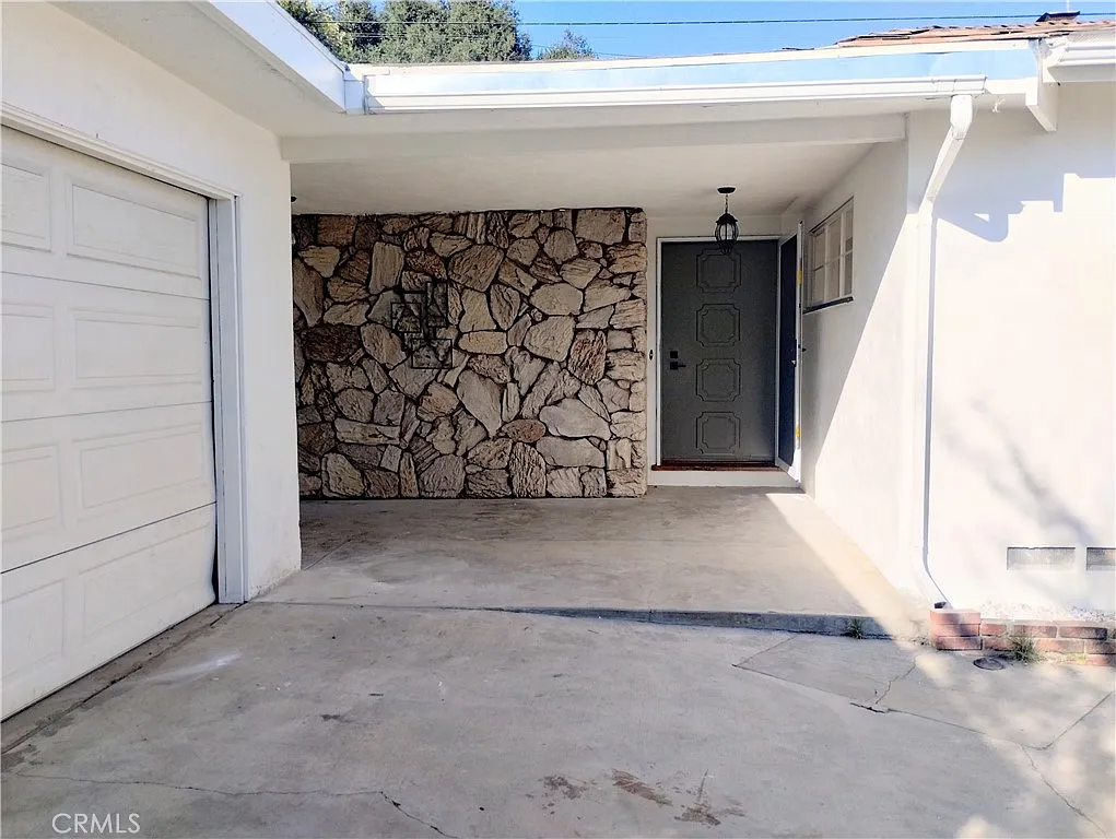 4 bed, 1.5 bath, 1432 sqft, $4,550 — Photo 3