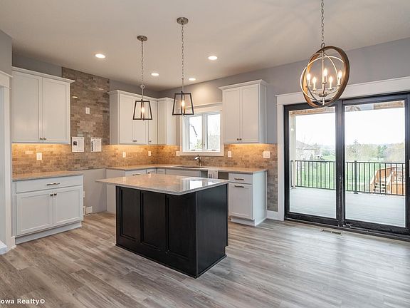 4th image of 585 Spyglass Ln