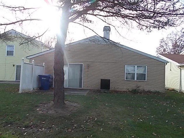1st image of 9987 Magnolia Dr #4