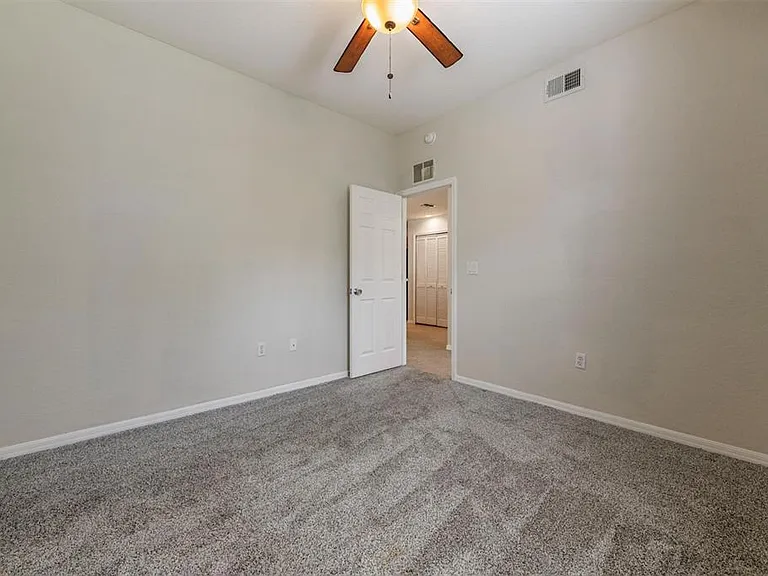 1827 Hammocks Ave #1827 — Photo 24