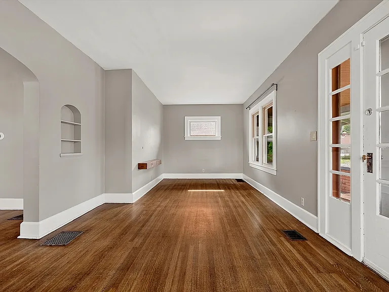 5025 E New York St — Photo 3
