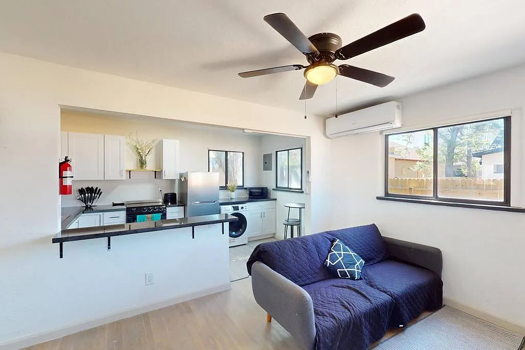 1 bed, 600 sqft, $1,300 — Photo 1