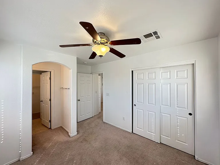 10452 Mihela Ave — Photo 12