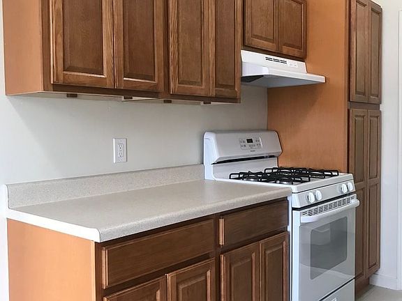 5th image of 288 Crown St APT 5L