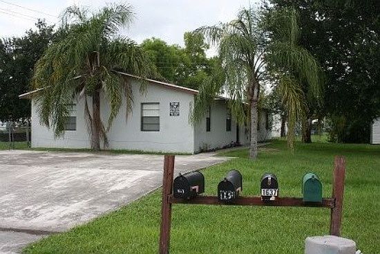 2nd image of 1637 Barbarie Ln