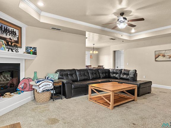 3rd image of 213 Starlite Dr