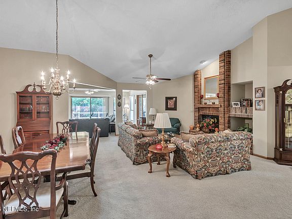 4th image of 593 WELLS LANDING Drive