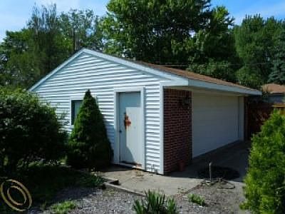 2nd image of 1302 S Dowling St