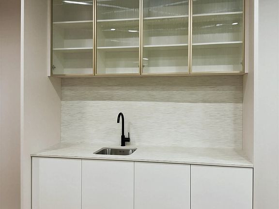 4th image of 2302 W Huron St #1
