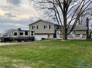 5715 Taylor St, Walbridge, OH 43465