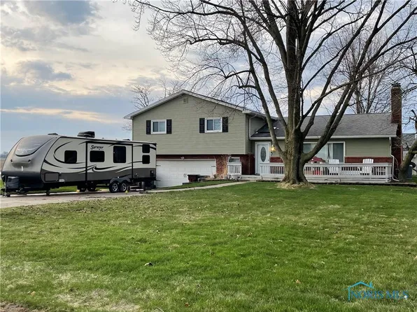 5715 Taylor St, Walbridge, OH 43465