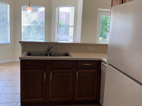 4th image of 66 Rolling Fern Dr