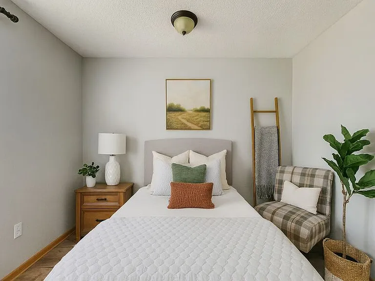 400 NW Woodbury Dr — Photo 14