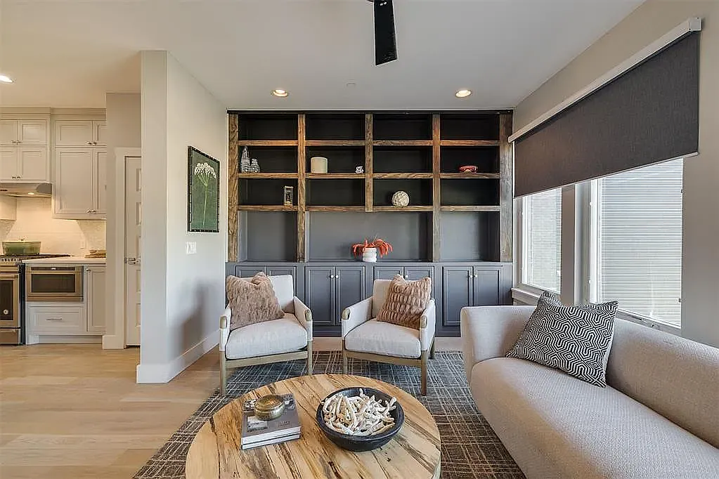 2 bed, 2.5 bath, 1368 sqft, $2,150 — Photo 4