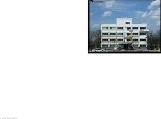 500 Severance Place Ln APT 302, Cleveland, OH 44118