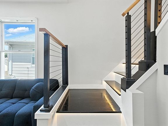 4th image of 582 Eastern Ave