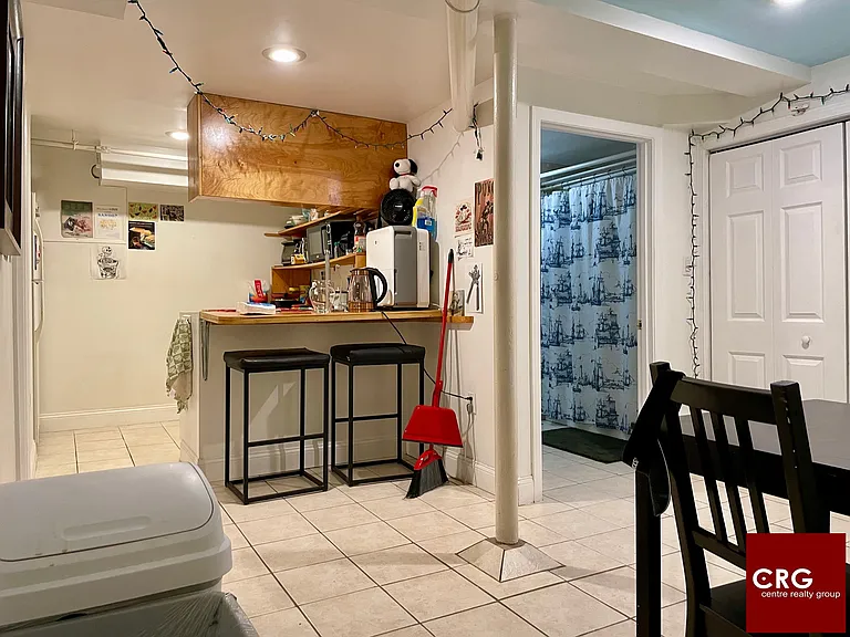 122 Westbourne Ter #B — Photo 5