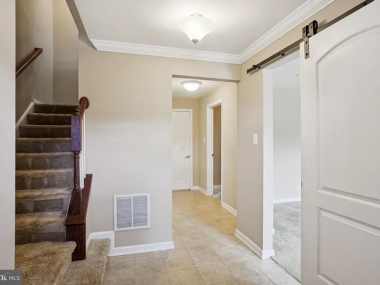 5934 Jefferson Commons Way — Photo 3