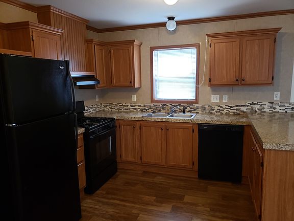 2nd image of 228 Golfview Ct #261