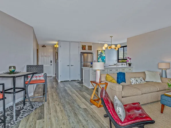 20 Hauoli St APT 401, Wailuku, HI 96793
