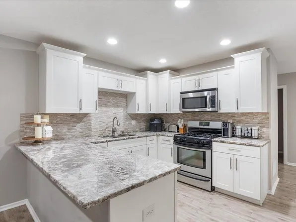 61 Landau Alco, Woodbury, MN 55125