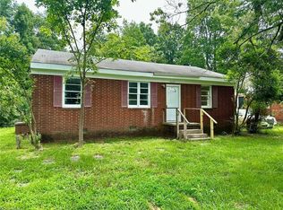 1504 Woodmere Dr, Greensboro, NC 27405