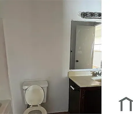 6649 N 44th Ave — Photo 2
