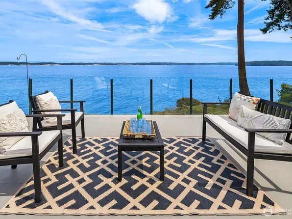 320 Tala Shore Drive, Port Ludlow, WA 98365