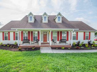 1801 Misty Ridge Dr, Lenoir City, TN 37772