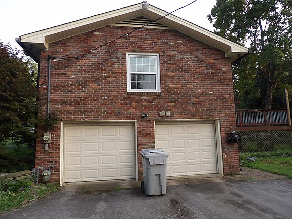 4th image of 300 Indian Lake Rd