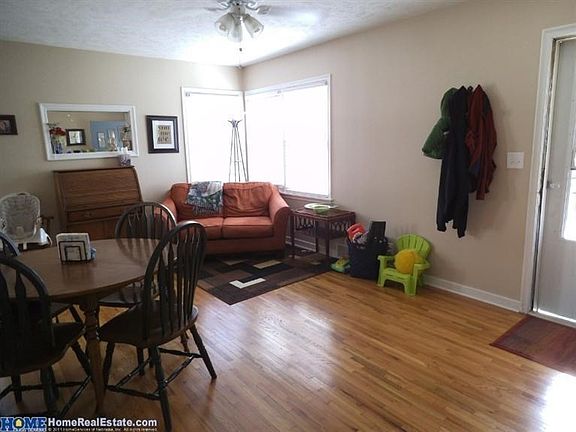3rd image of 2200 S 38th St