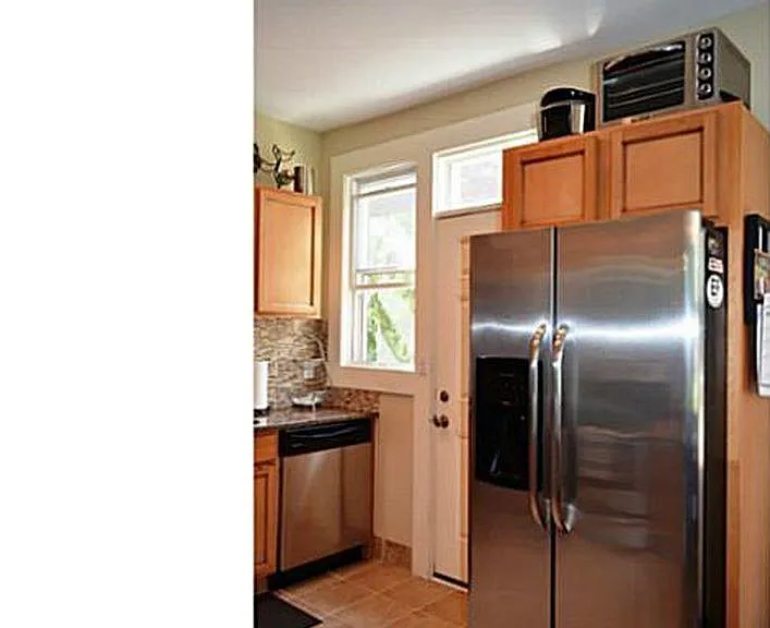 147 W 6th Ave — Photo 2