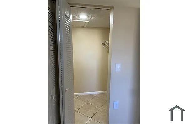 Building Photo - 983 Lake Terry Dr #D