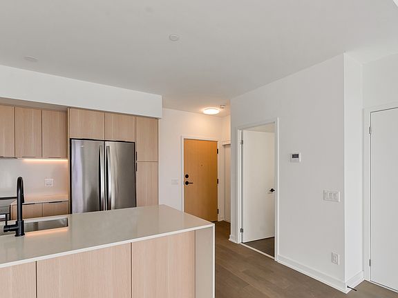 4th image of 31 Huron St #1546467