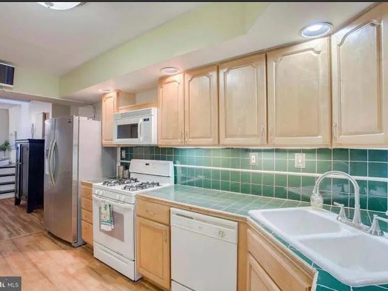 1604 S Hanover St — Photo 7