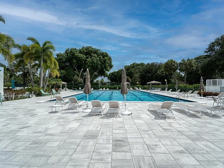 2908 Banyan Boulevard Cir NW — Photo 87