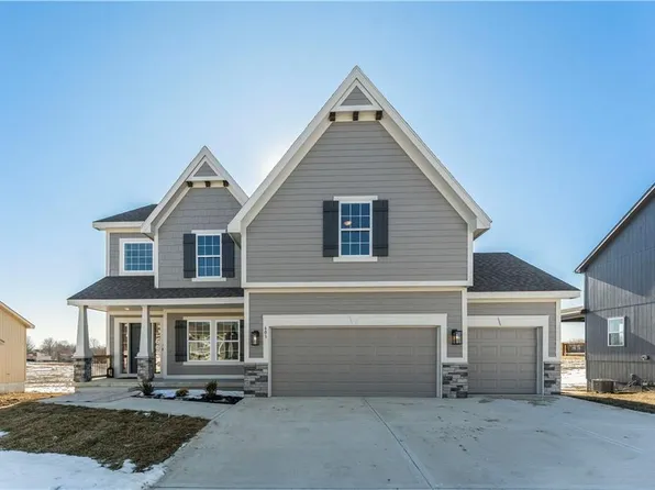 603 E 11th St, Kearney, MO 64060