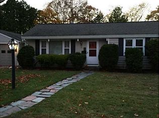 15 Rutherford Ct, Warwick, RI 02886