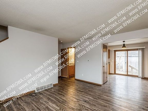 3rd image of 603 15th St SE