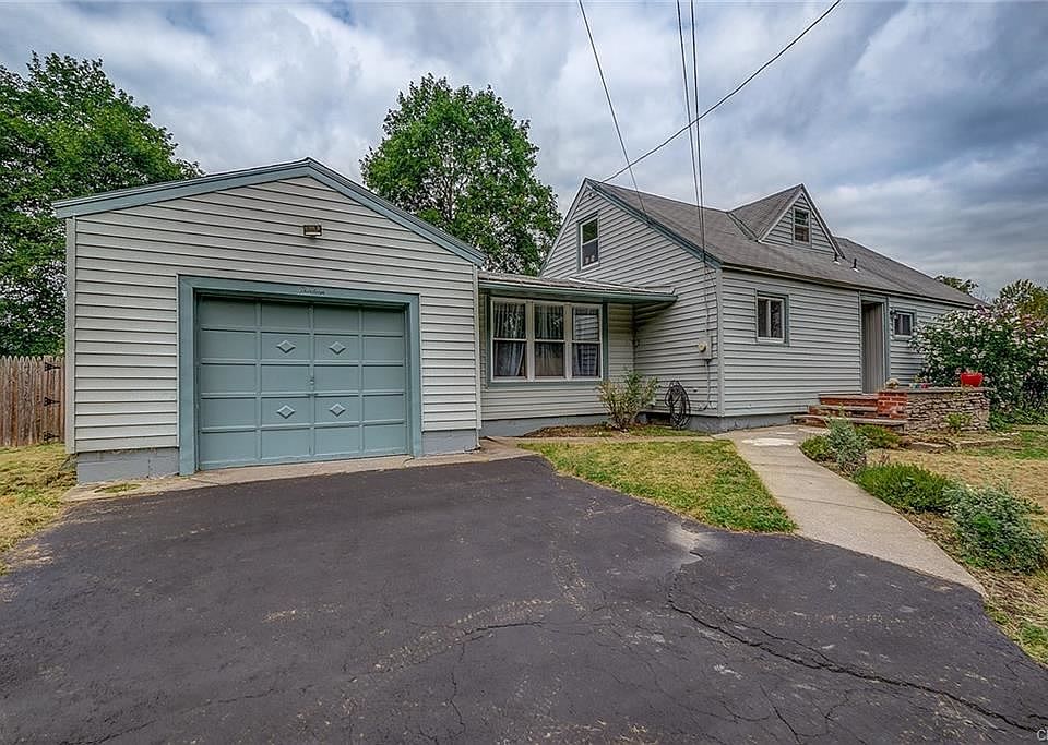 1st image of 13 Meadow Ln