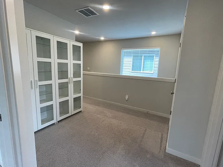 8775 SW Mohegan Ln — Photo 15