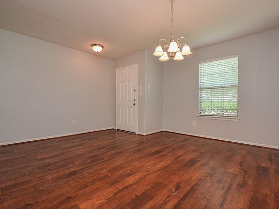 5th image of 2806 Mustang Hill Ln